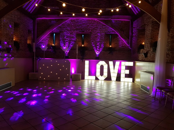 wedding dj setup at the amazing Elms Barn in Toft Monks